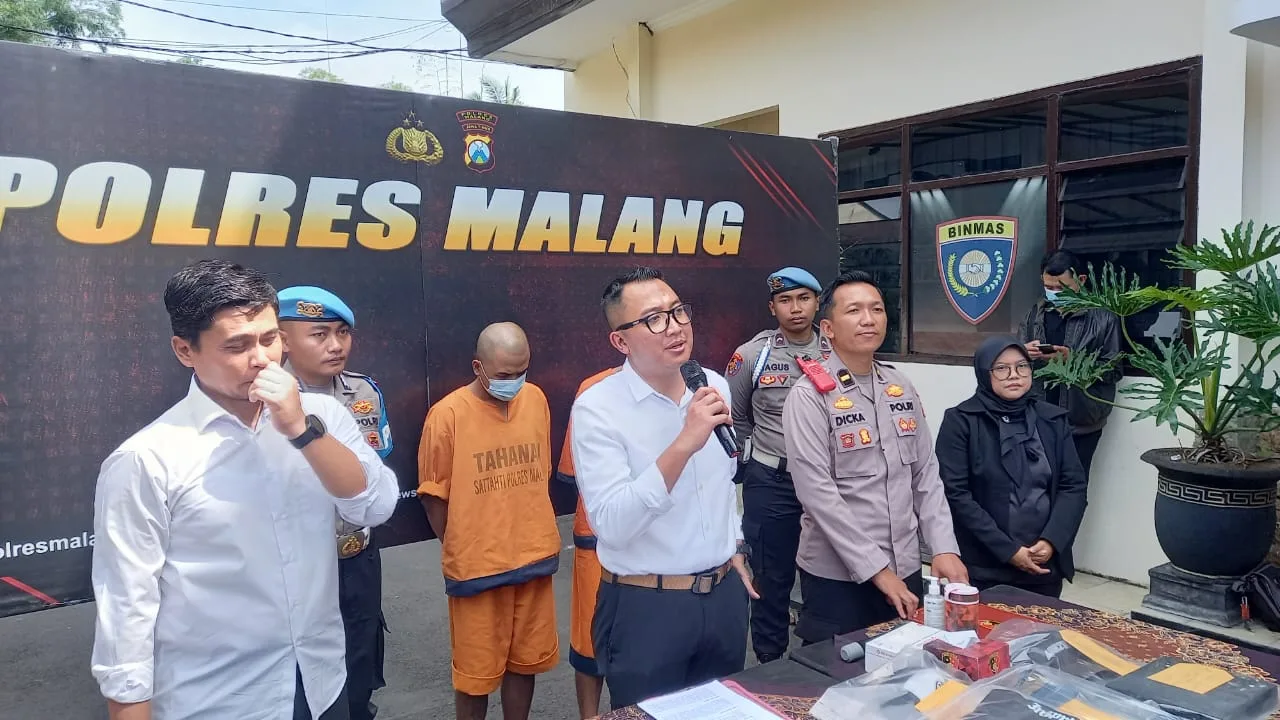 Kasatreskrim Polres Malang, AKP Gandha Syah saat memberikan keterangan pada media. Foto: Aisyah Nawangsari Putri
