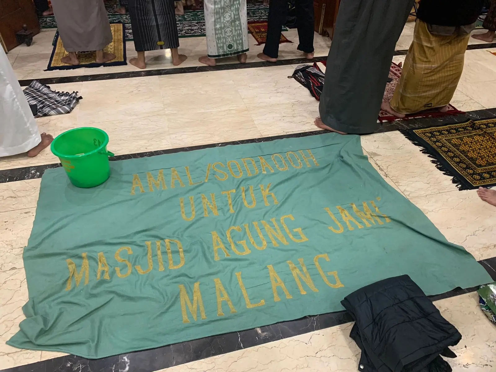 Suasana Masjid Jami’ Agung Kota Malang pada Selasa malam (2/4/2024). Foto/Irham Thoriq