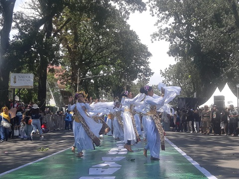 Penampilan peserta Pawai Budaya Kota Malang. (Foto/M Sholeh)