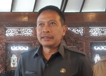 Pj Wali Kota Malang, Wahyu Hidayat, melarang ASN Kota Malang gunakan mobil dinas untuk keperluan Lebaran. (Foto/M Sholeh)