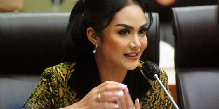 Krisdayanti, aktris yang kini menjabat sebagai Anggota DPR RI periode 2019-2024. (Foto/Ig Krisdayanti)