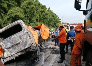 Imbas kecelakaan maut di Jalan Tol Jakarta-Cikampek KM 58, kebijakan contraflow dihentikan /Foto: Akun Media Sosial X, @BolaBolaAja