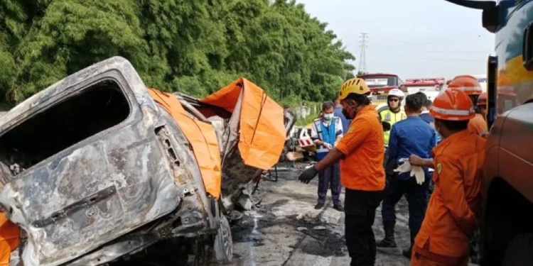 Imbas kecelakaan maut di Jalan Tol Jakarta-Cikampek KM 58, kebijakan contraflow dihentikan /Foto: Akun Media Sosial X, @BolaBolaAja