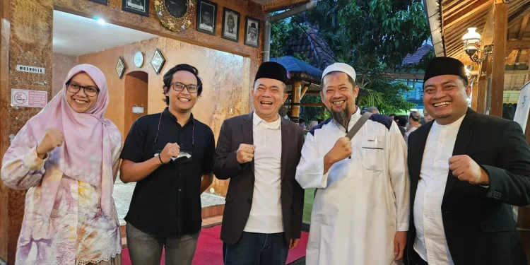 dr. Abraham, Sp.JP (K) turut hadir dalam kajian yang rutin digelar itu. Foto / dok