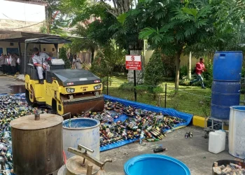 Polres malang musnahkan miras