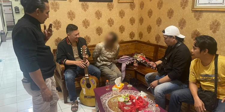 Viral pria pukul pemotor