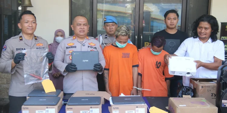 curi 5 laptop milik sekolah