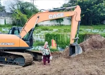 sampah di GOR Brantas kota batu