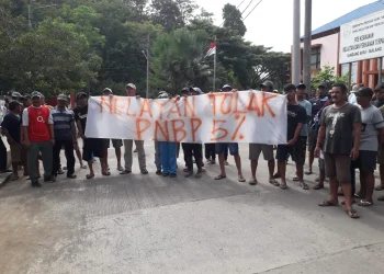 Nelayan sendangbiru lakukan aksi protes pajak