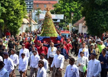 Tradisi Syawalan yang dilaksanakan masyarakat Indonesia setelah Hari Raya Idul Fitri /Foto: Instagram @kominfodiy