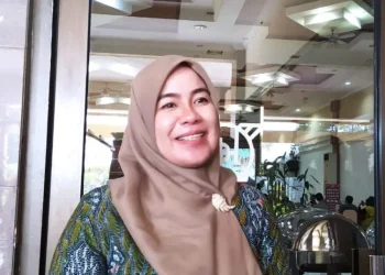 Komisioner KPU Kota Batu, Marlina, menjelaskan terkait animo rekrutmen PPK di Kota Batu untuk Pilkada 2024. Foto: Azmy