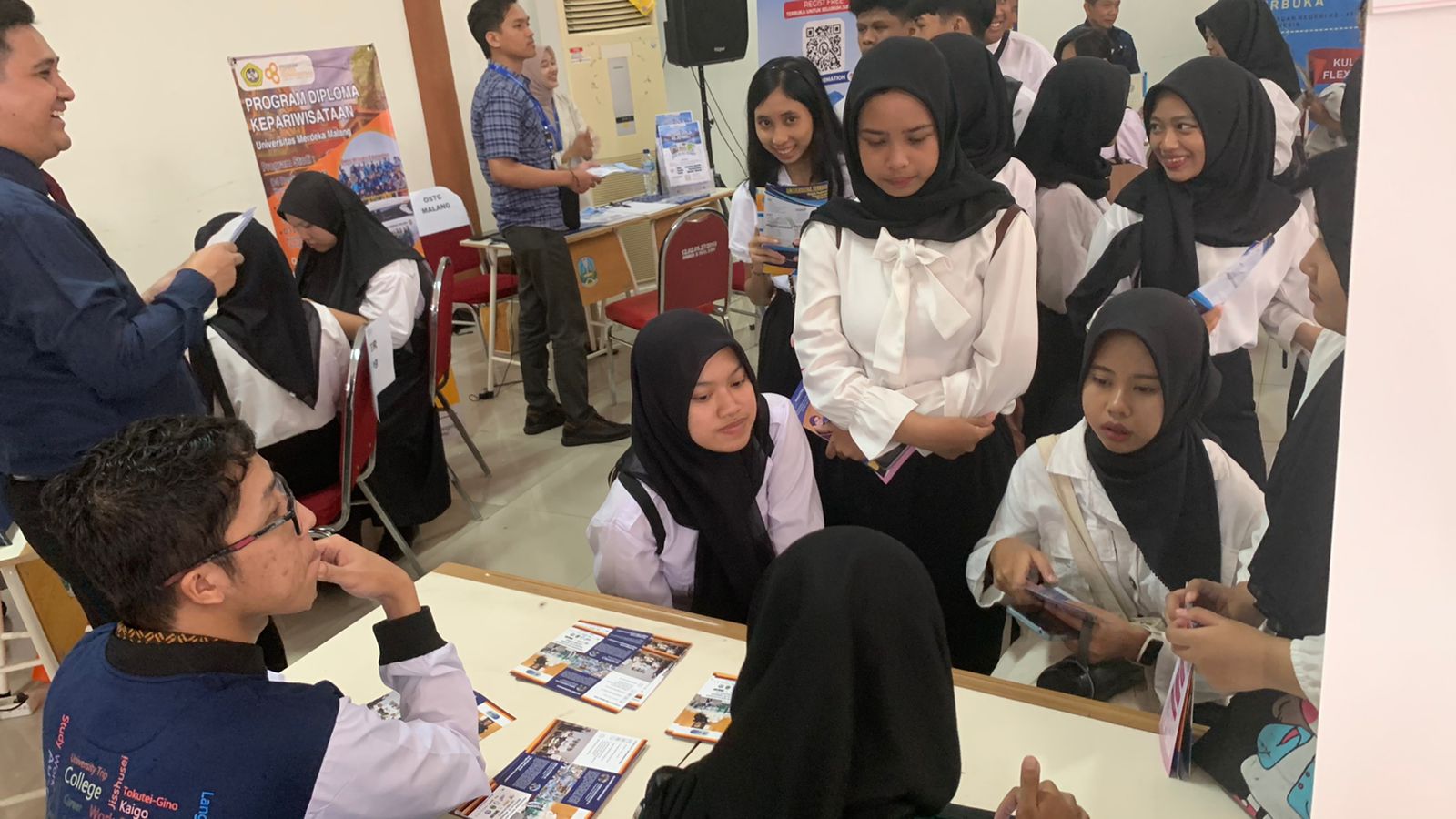 Antusias para siswa mengikuti Career Days diminati di Aula SC Pertamina. Foto / Feni Yusnia