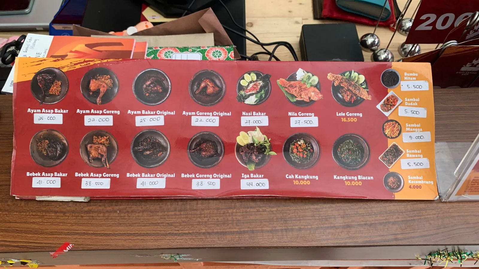 Menu Makanan dari Rojo Sambel/Foto : Ismu Neo Andrian