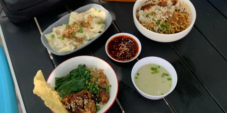 Hidangan mie di Bamkie Ria Dapur Kota, salah satu tempat makan mie di Kota Malang. Foto / Feni Yusnia