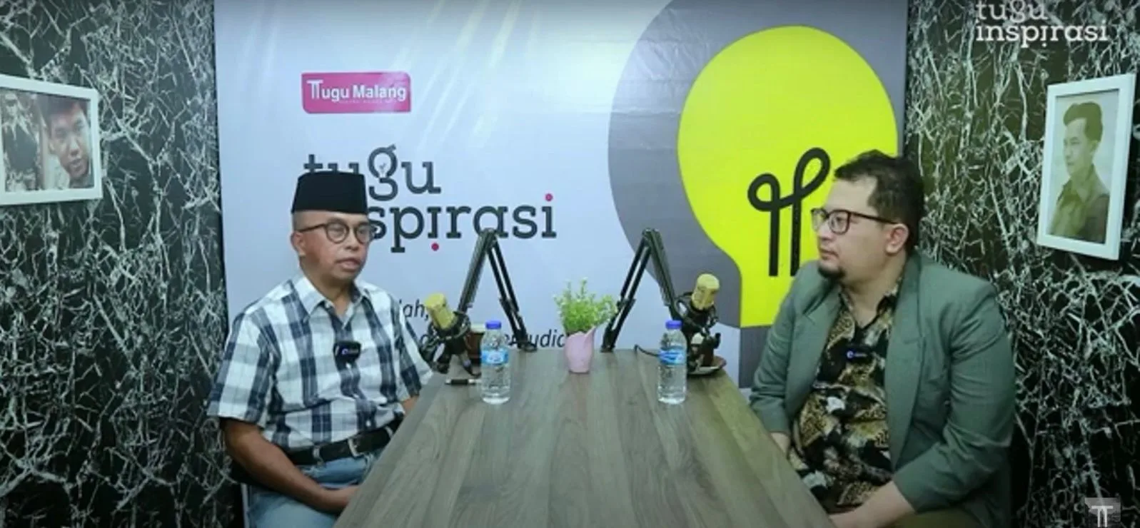 Ir H. Moch Karis MSi (kiri) saat berbincang dengan host Tugu Inspirasi, Irham Thoriq (kanan), membahas soal tekadnya menjadi bakal calon wali Kota Malang. Foto/tangkap layar YouTube Tugu Inspirasi