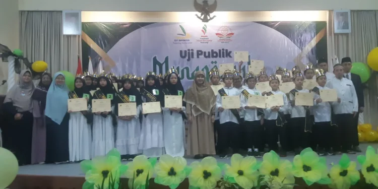 Para siswa sekolah IT Insan Permata Malang menjalani Uji Publik hafalan Al-quran. (Foto/M Sholeh)