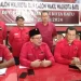 Wabup Malang Didik Gatot Subroto saat mengambil formulir oendaftaran bacalon Wali Kota di Kantor DPC PDIP Batu, Minggu (5/5/2024). Foto: PDIP Kota Batu.