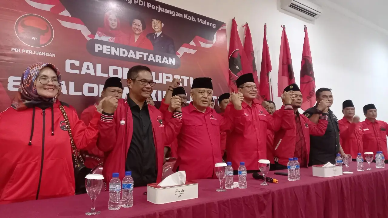 Sanusi saat mendaftar sebagai Bacabup Malang di Kantor DPC PDI Perjuangan beberapa waktu lalu. Foto: Aisyah Nawangsari Putri