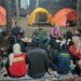 Para mahasiswa Fakultas Vokasi UMM tampak asyik mencerna pemaparan dari pemateri saat ngecamp di Kebun Rojo Camp, Dau, Kabupaten Malang. Foto/dok Vokasi UMM