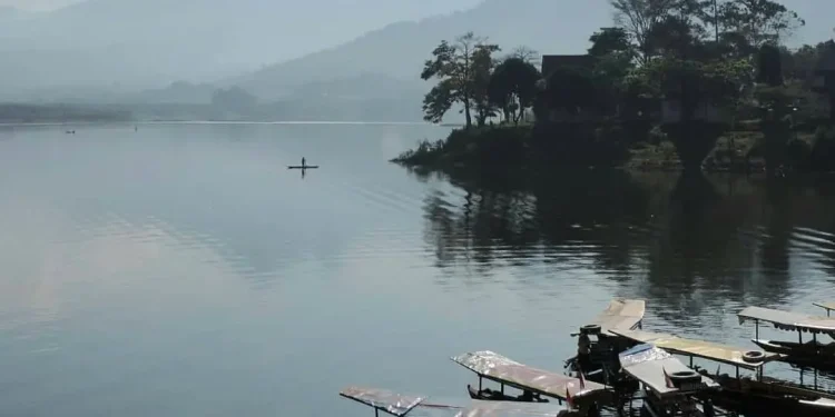 Daya tarik Waduk Selorejo Malang, tawarkan pemandangan alam yang membuat wisatawan merasa nyaman /Foto: Instagram @masedy80