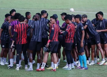 Dinyatakan tak lolos club licensing 2023-2024, Arema FC pilih fokus lakukan perbaikan /Foto: Instagram @aremafcofficial