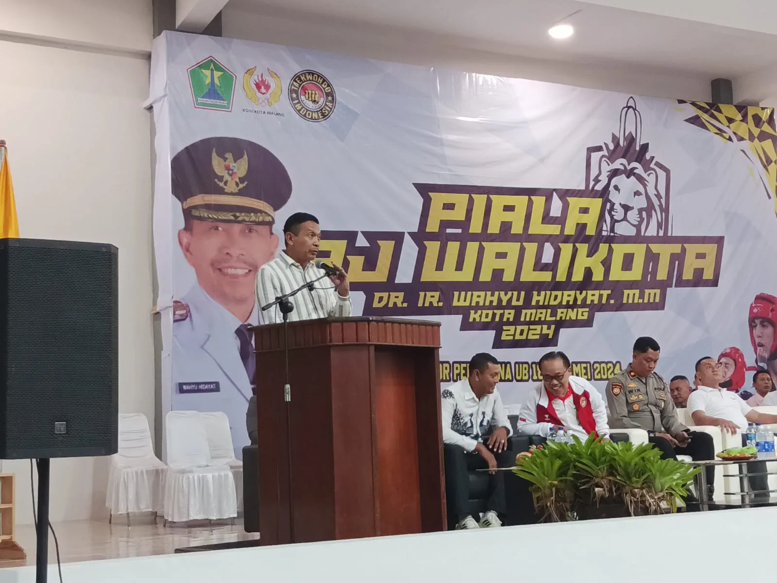 Pj Wali Kota Malang, Wahyu Hidayat membuka Kejuaraan Taekwondo Piala Pj Wali Kota Malang. (Foto/M Sholeh)