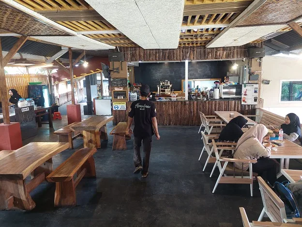 Abundacio Cafe. (Sumber: Google Review/Henry Tjan)