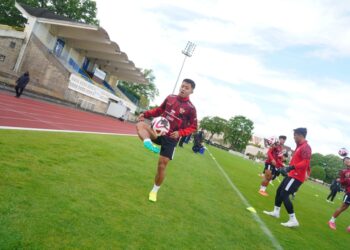 Pelatih Timnas Indonesia U-23, Shin Tae-yong berharap kondisi fisik anak asuhnya terjaga jelang menghadapi Guinea di laga play off Olimpiade Paris 2024. /Foto: Dok.PSSI