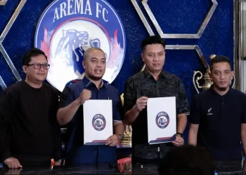 Arema FC resmi perkenalkan apparel lokal, ETAMS Indonesia untuk menyuplai kebutuhan tim mengarungi Liga 1 musim depan /Foto: Instagram @aremafcofficial