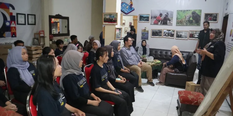 Tugu media group,Siswa SMKN 1 Turen Malang,Kunjugi Kantor Tugu Media Group - Kunjungi Kantor Tugu Media Group, Siswa SMKN 1 Turen Dapat Wawasan Baru Soal Podcast