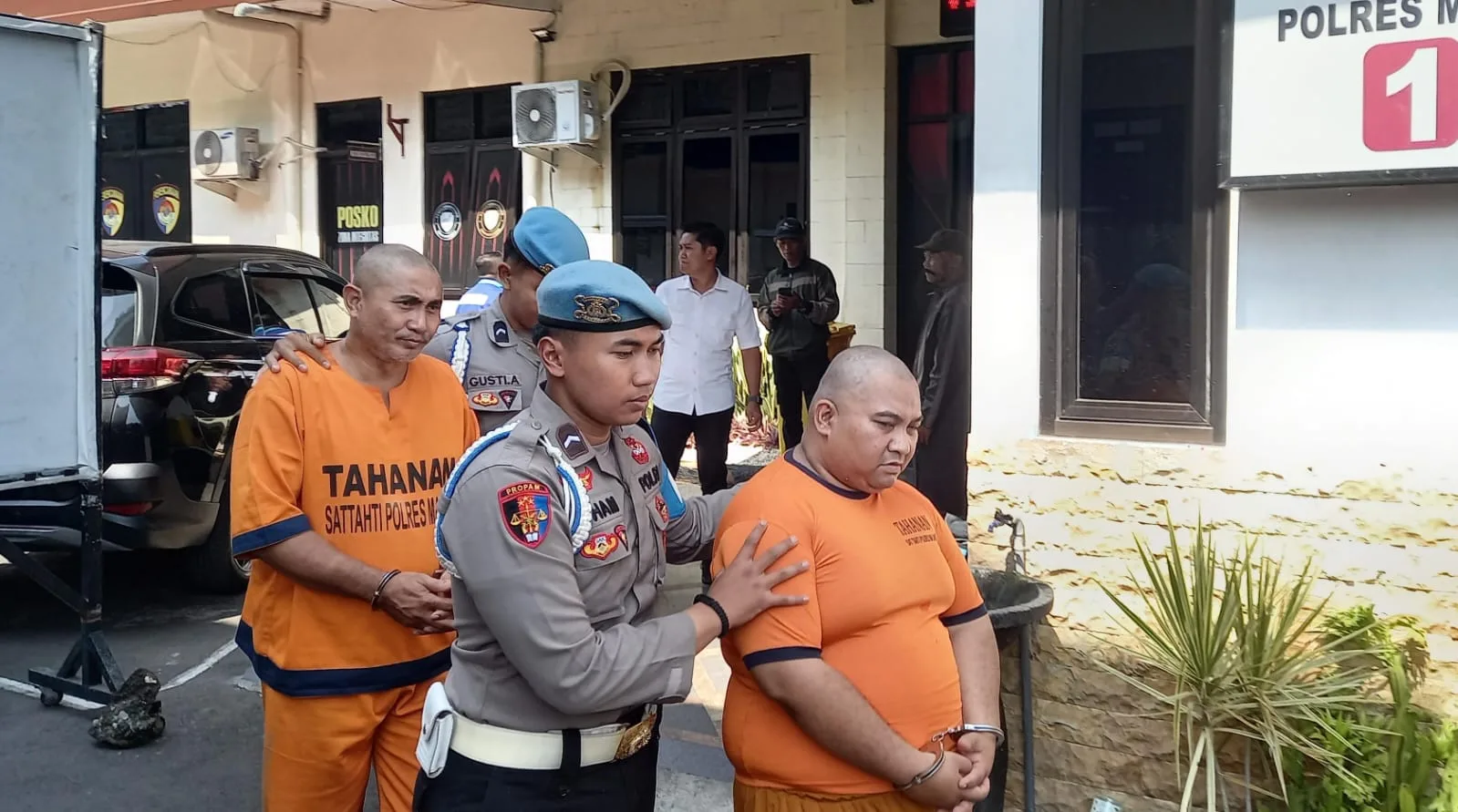Pungli ktp,Dispendukcapil,Calo,calo dan Pegawai Dispendukcapil - Tarik Pungli KTP, Calo dan Pegawai Dispendukcapil Kabupaten Malang Raup Rp5 Juta Per Bulan