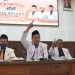Ketua DPD PKS Kota Malang, Ernanto Djoko Purnomo, memberikan isyarat siap gandeng Wahyu Hidayat untuk Pilkada Kota Malang. (Foto/dok. Tugumalang.id)