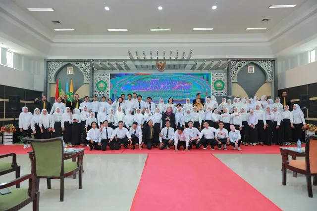 Foto bersama di acara Acara Yudisium FEB UNISMA kelulusan periode April 2024. Foto/dok for TM
