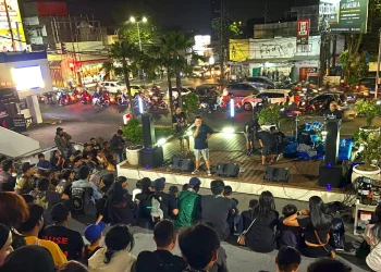 Suasana helatan pertunjukan musik bertajuk Mbois Noise Vol 1 di Gedung Malang Creative Center (MCC). Foto: Dok. Mbois Noise