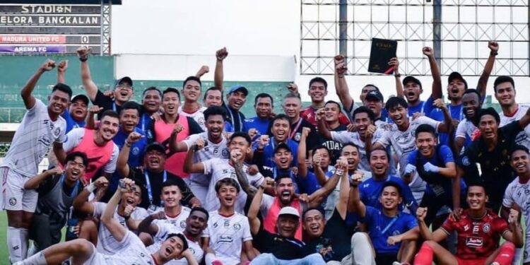 Pelatih Arema FC, Widodo Cahyono Putro ungkap kunci keberhasilan tim bertahan di Liga 1/Foto: Instagram @aremafcofficial