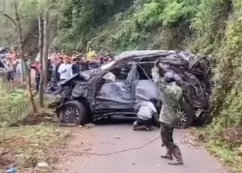 Kondisi mobil Toyota Fortuner yang alami kecelakaan di Ngadas. Foto: Satlantas Polres Malang