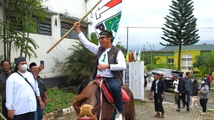 Sosok Ketua DPC Kota Batu Nurochman mulai muncul dijagokan maju menjadi calon Wali Kota pada Pilkada 2024 Kota Batu. (Foto: Azmy)