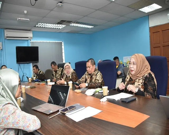Acara Focus Group Discussion para dosen FEB Unisma dengan dosen di Universiti Tun Husein Onn Malaysia. Foto/dok Unisma