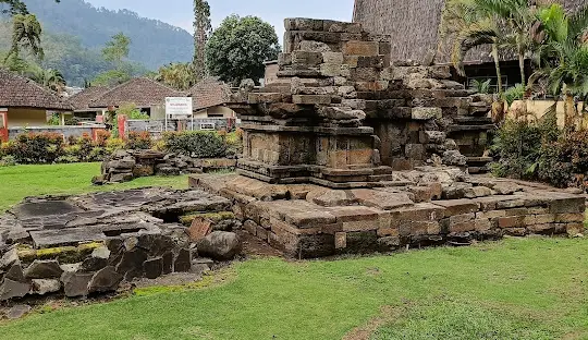 Sejarah Candi Songgoriti Kota Batu yang ditemukan orang Belanda dan jadi ikon wisata /Foto: Google Maps Candi Songgoriti