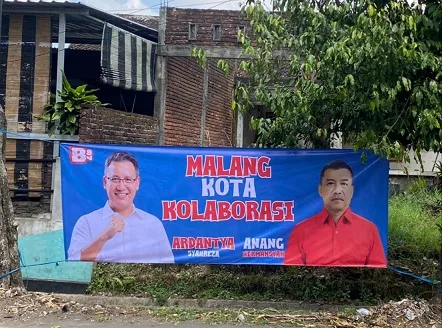 Spanduk Ardatya Syahreza dan Anang Hermansyah yang mulai muncul di Kota Malang. (Foto/M Sholeh)