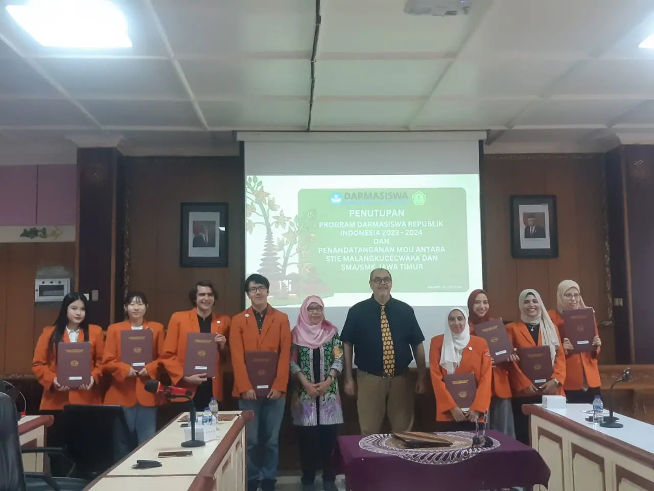 STIE Malangkucecwara Lepas Mahasiswa Asing Program Darmasiswa 2024