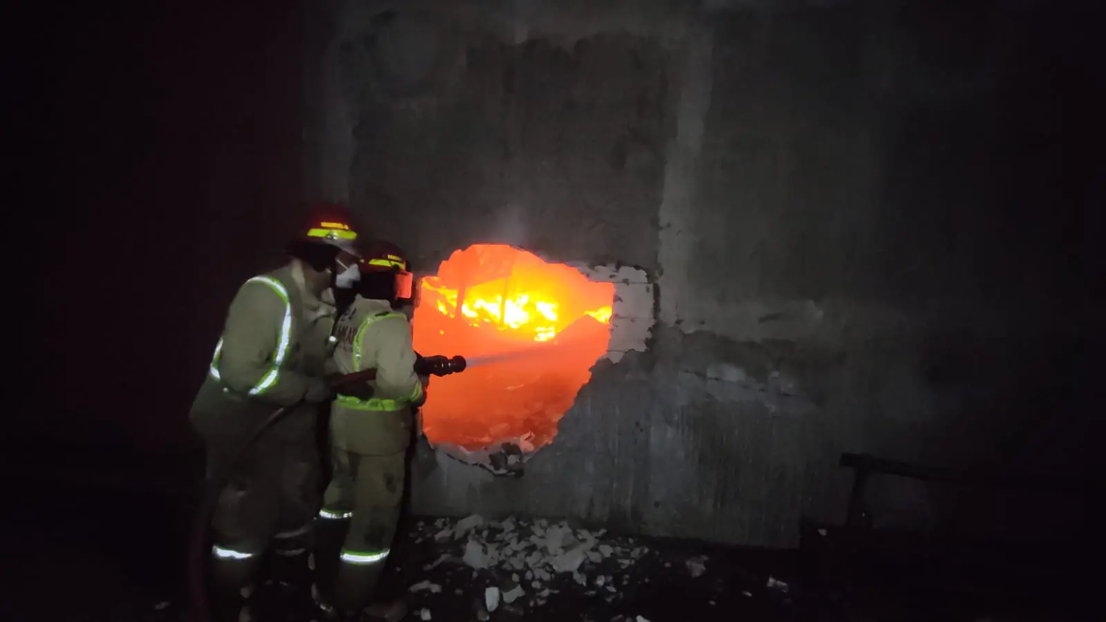 Pabrik kerupuk terbakar