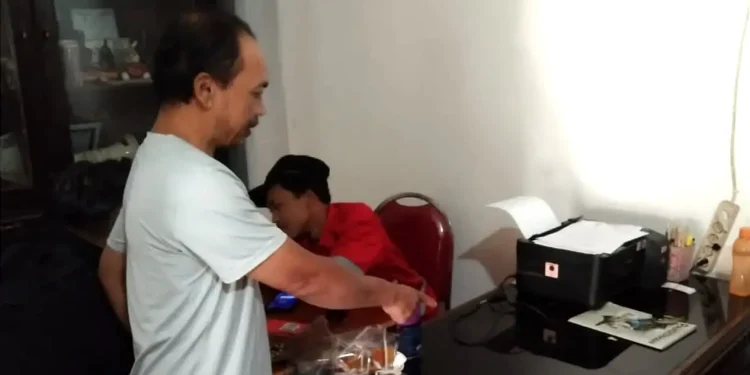 Relawan mencuri di Kantor PMI Kota Batu
