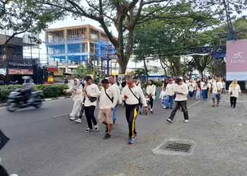 Jalan sehat Polinema dalam rangka dies natalis ke-42
