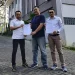 Kuasa hukum pihak terkait, Dodi Irawan SH, saat menunjukkan surat somasi pada pihak Golden Hills Hotel Batu. Foto/dok for TM