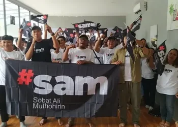 Masyarakat di Lowokwaru melakukan deklarasi dukungan untuk Ali Muthohirin. (Foto/M Sholeh)