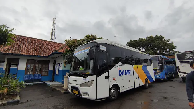Tarif dan jadwal bus DAMRI Malang menuju Pantai Balekambang /Foto: Google Maps Pool DAMRI Malang/Nalendra Aghna