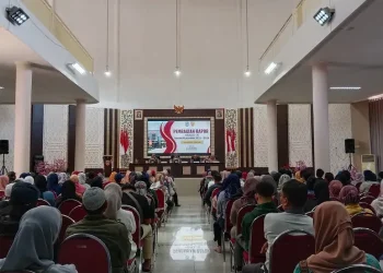 Pemaparan program SMKN 2 Malang kepada wali murid dalam kegiatan pengambilan rapor. (Foto/dok. for TM)