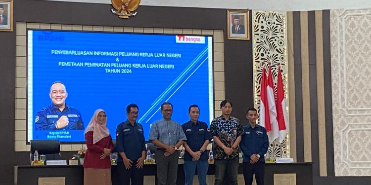 SMKN 2 Malang menggandeng BP2MI sosialisasikan peluang kerja ke luar negeri. Foto/Selfi Dewi