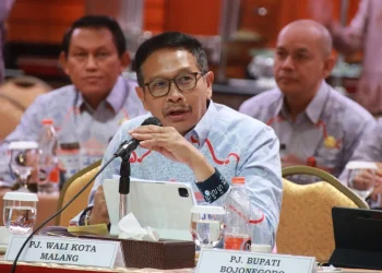 Pj Wali Kota Malang, Wahyu Hidayat saat memaparkan PDTR. (Foto/dok. Prokopim Setda Kota Malang)